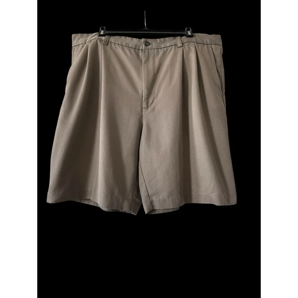 IZOD Golf Shorts Men's Size 40 taupe Beige Pleated‎ front 9
